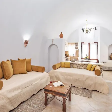 Kokos Traditional Emporio (Santorini)