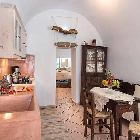 Apartment Kokos Traditional Emporio (Santorini)