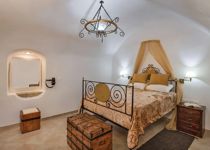 可可斯传统别墅 * Emporio (Santorini)