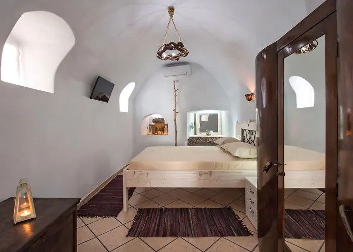 Kokos Traditional Apartamento Emporio (Santorini)