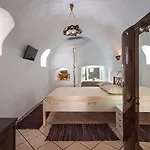 Kokos Traditional Apartment Emporio (Santorini)