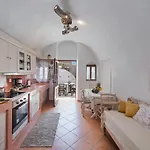 Kokos Traditional * Emporio (Santorini)