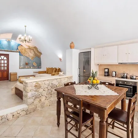 Апартаменты Kokos Traditional Emporio (Santorini)